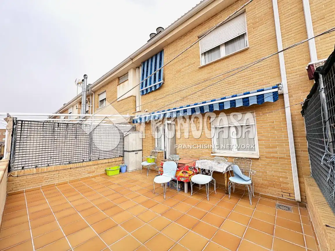Terrasse von Wohnung zum Verkauf in Cuenca mit Privatgarten, Terrasse und Balkon