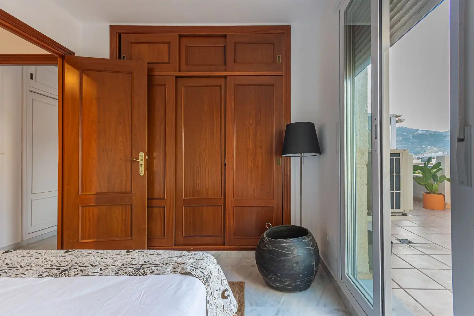 Habitación de Ático de alquiler en Almuñécar con Aire acondicionado, Terraza y Amueblado