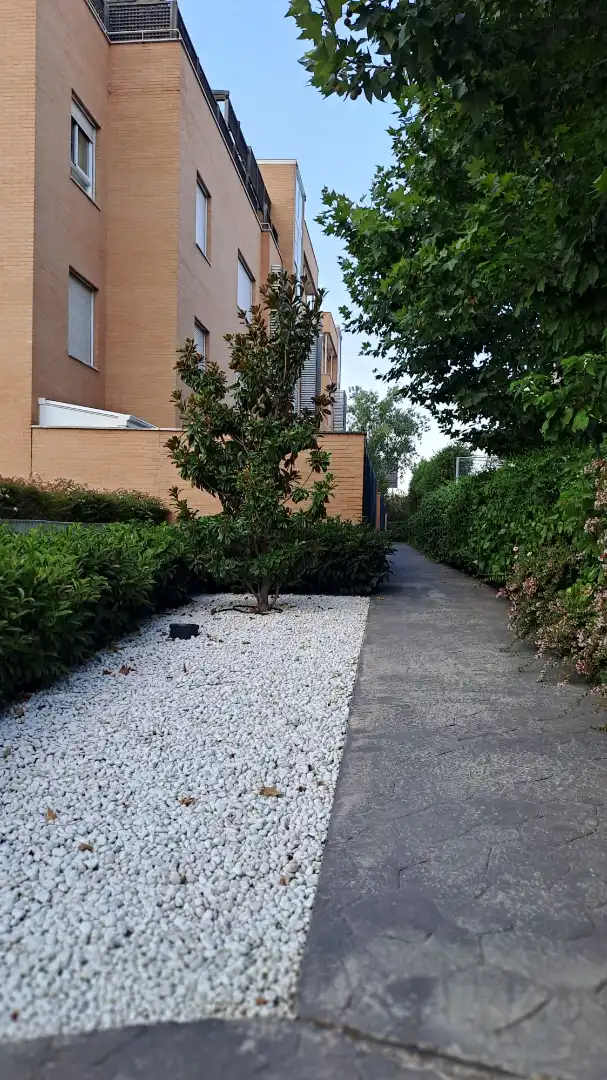Garten von Wohnung zur Miete in Madrid mit Klimaanlage, Heizung und Abstellraum