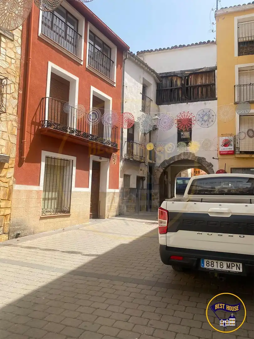 Vista exterior de Pis en venda en Priego amb Calefacció, Traster i Moblat