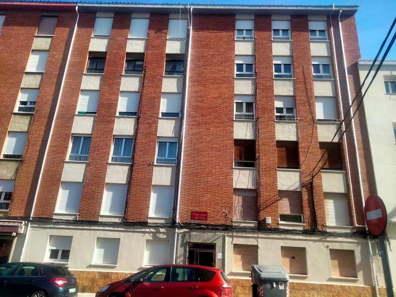 Vista exterior de Apartamento en venta en León Capital  con Calefacción