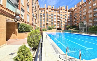 Swimming pool of Flat for sale in  Madrid Capital  with Air Conditioner and Swimming Pool