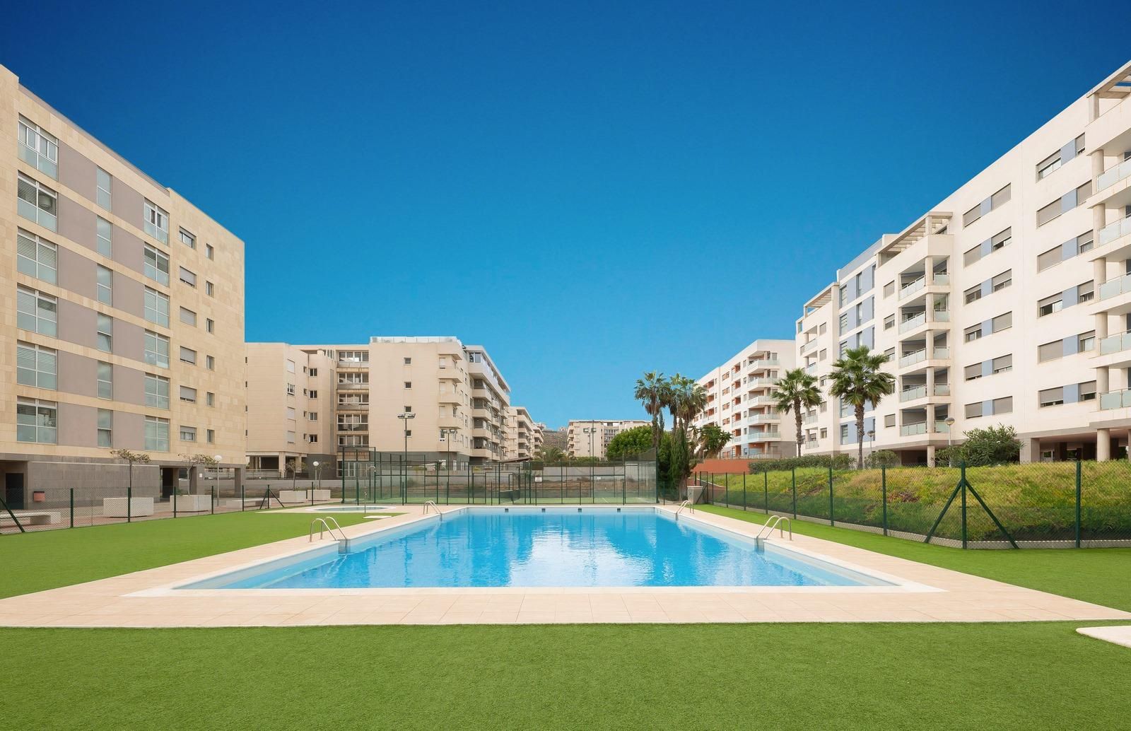 Swimming pool of Flat to rent in Las Palmas de Gran Canaria  with Parquet flooring, Terrace and Storage room