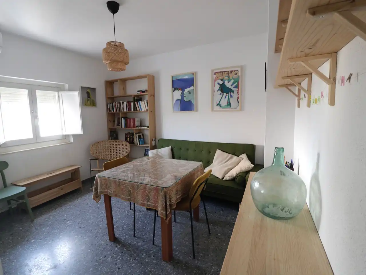 Wohnzimmer von Wohnung zur Miete in  Cádiz Capital mit Klimaanlage und Balkon