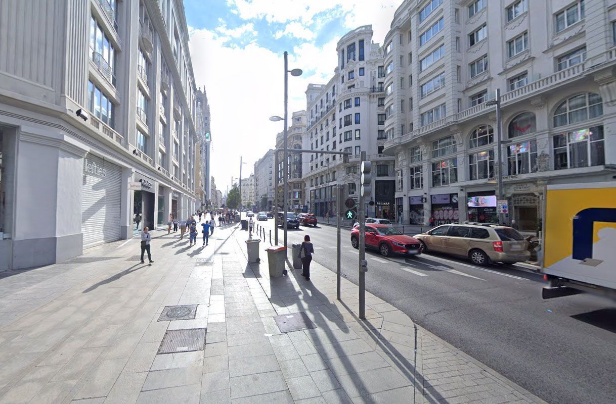 Building for sale in Universidad - Malasaña