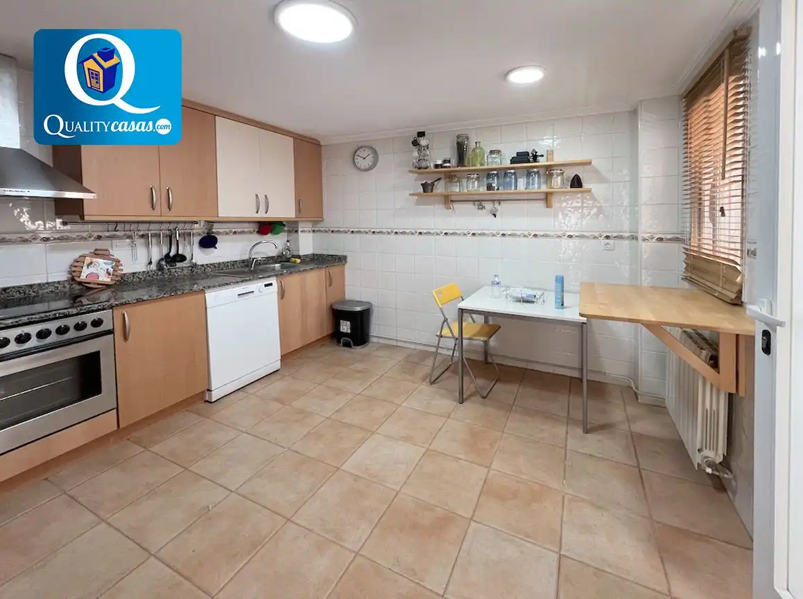Cuina de Casa o xalet en venda en Alicante / Alacant amb Aire condicionat, Calefacció i Terrassa