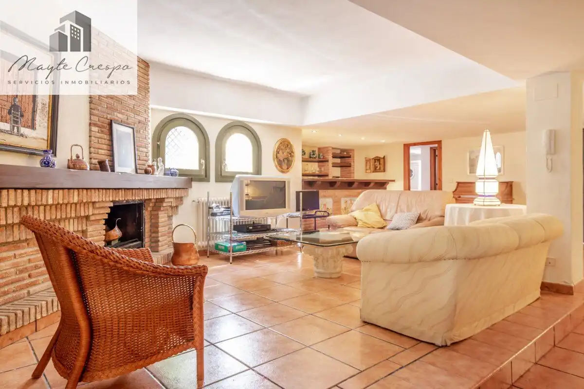 Sala de estar de Casa o chalet en venta en La Zubia con Aire acondicionado, Calefacción y Jardín privado