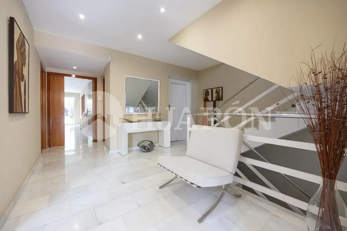 Haus oder Chalet zum Verkauf in Alella mit Klimaanlage, Privatgarten und Terrasse