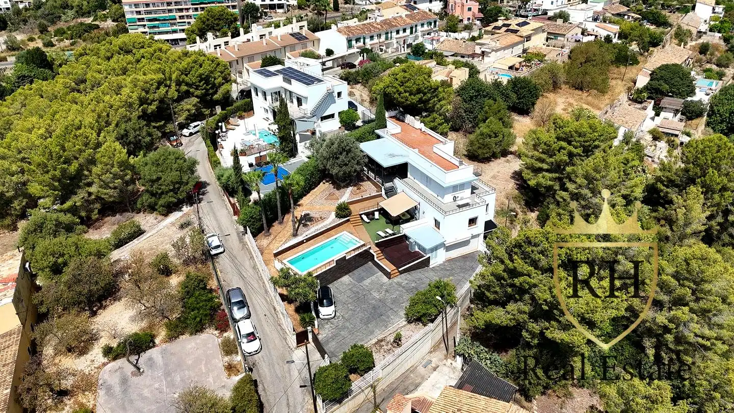Vista exterior de Casa o xalet en venda en  Palma de Mallorca amb Aire condicionat, Calefacció i Jardí privat