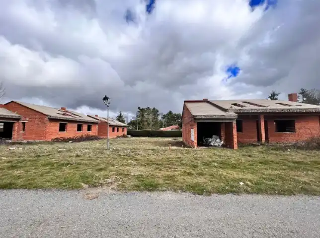 Edificio en venta en Herradón de Pinares, Ávila