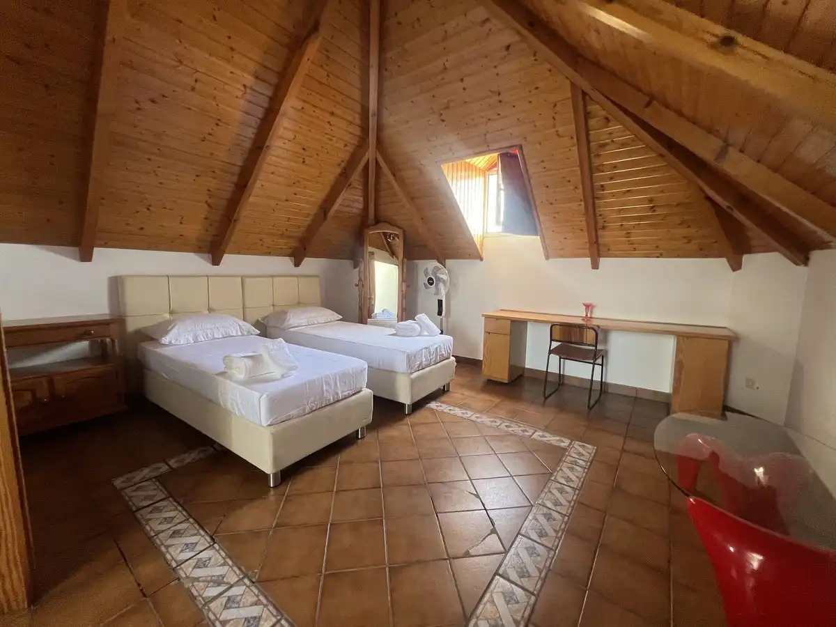 Casa adosada en venda en Marbella amb Terrassa i Alarma