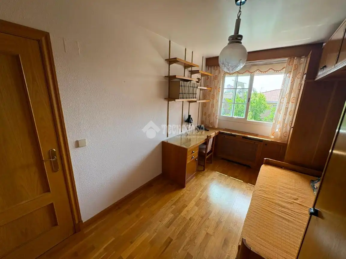 Habitación de Casa adosada en venta en Zaragoza con Terraza