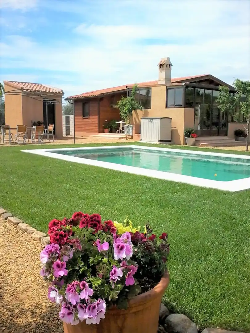 Swimming pool of Country homes for sale in Fuente el Fresno  with Air Conditioner, Heating and Private garden
