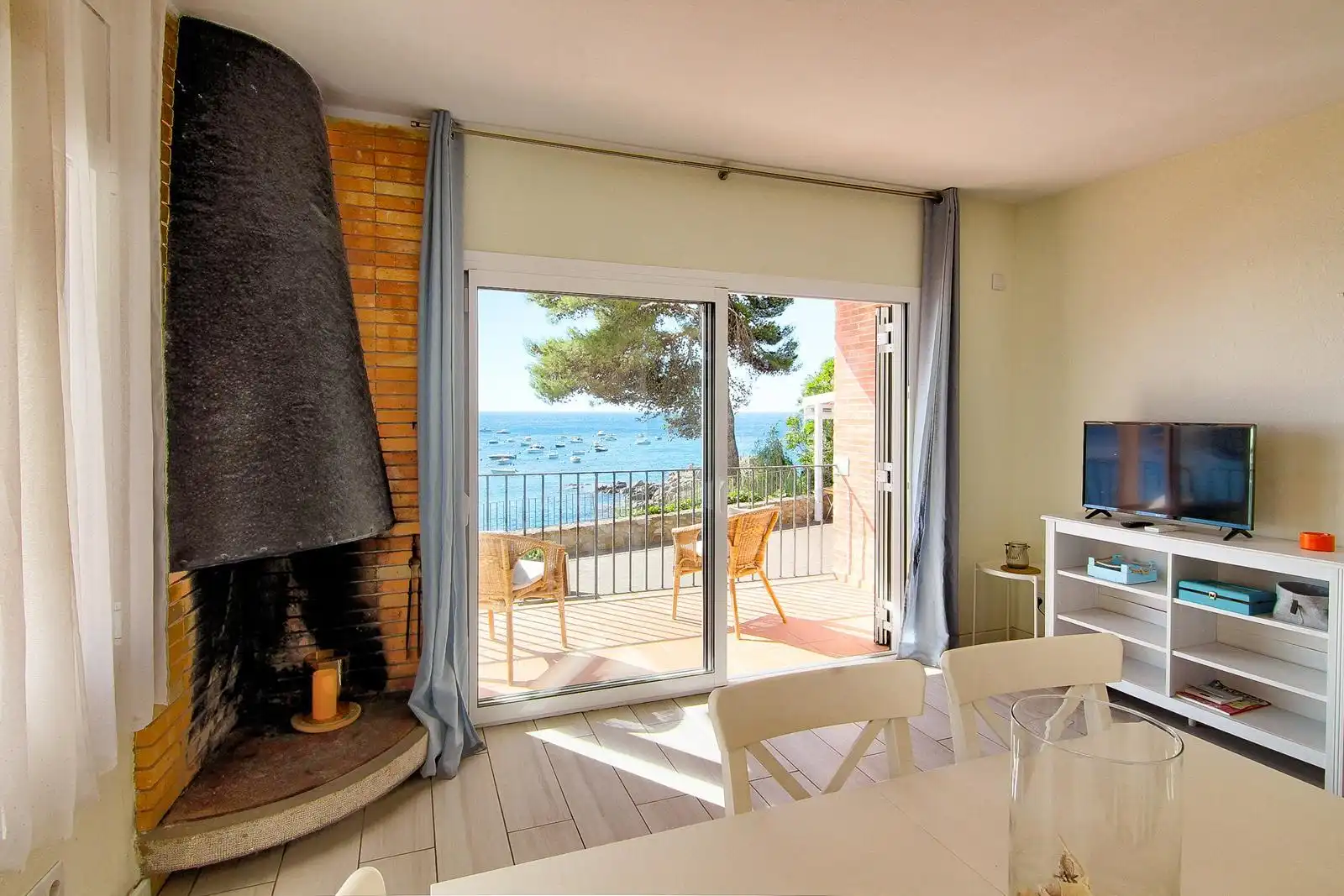 Sala d'estar de Casa adosada en venda en Palafrugell