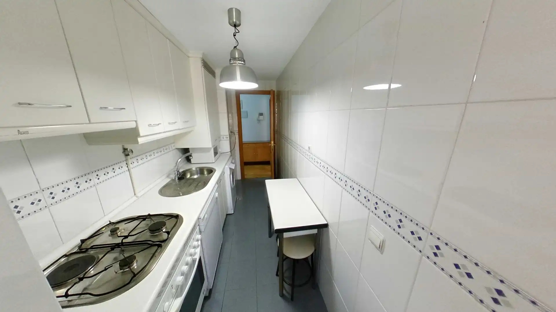 Flat for rent in Calle de Rafael Bergamín, San Juan Bautista
