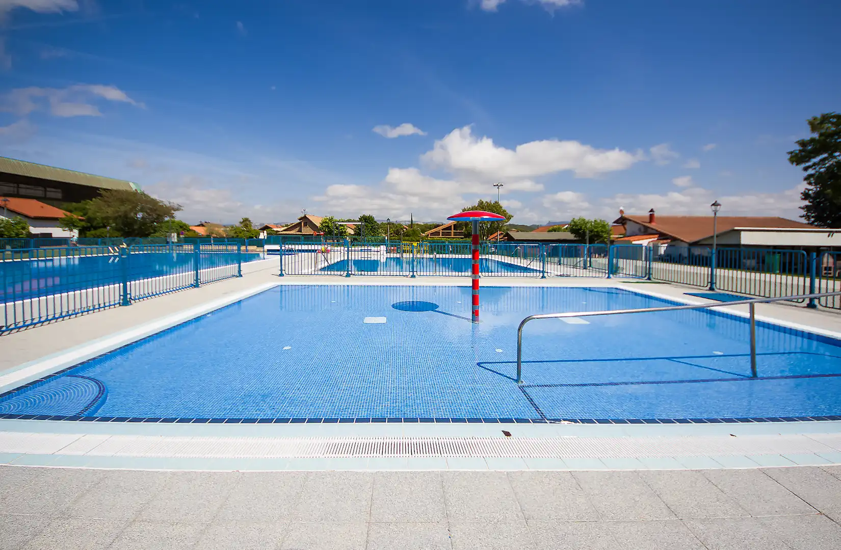 Piscina de Casa o chalet en venta en Ayegui / Aiegi con Aire acondicionado, Calefacción y Jardín privado