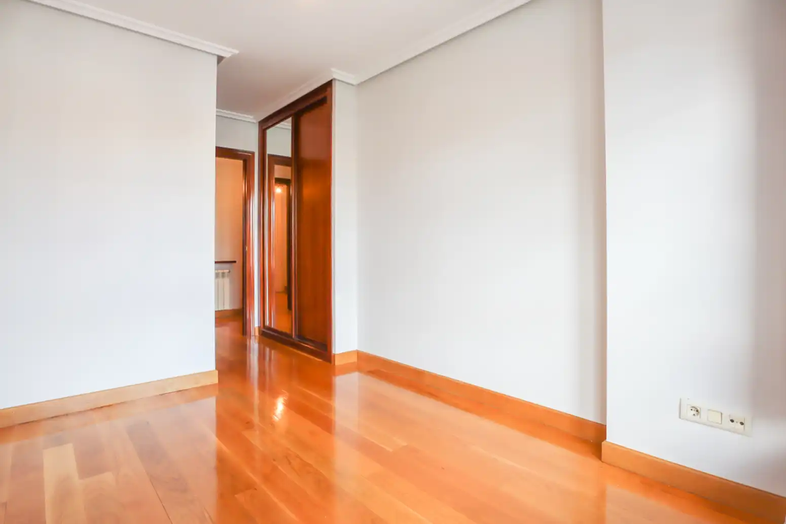 Wohnung zur Miete in Oviedo  mit Heizung und Parkett