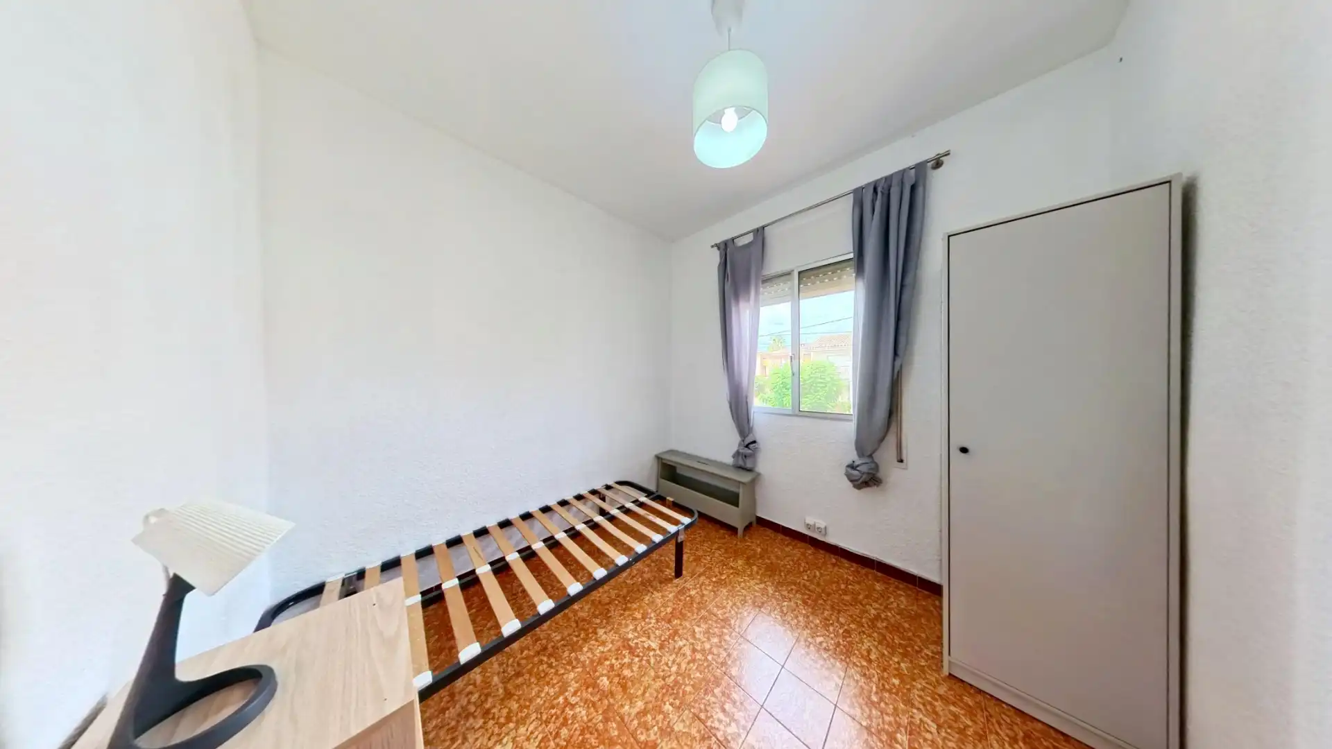 Dormitori de Apartament de lloguer en Cambrils amb Aire condicionat, Calefacció i Terrassa