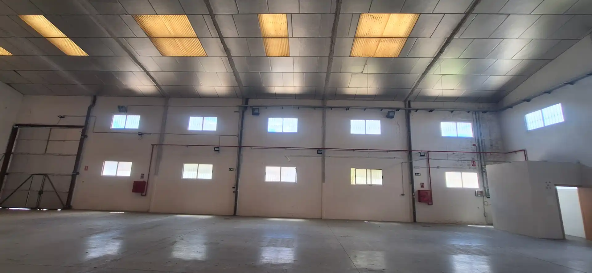 Industrial buildings for sale in Meliana