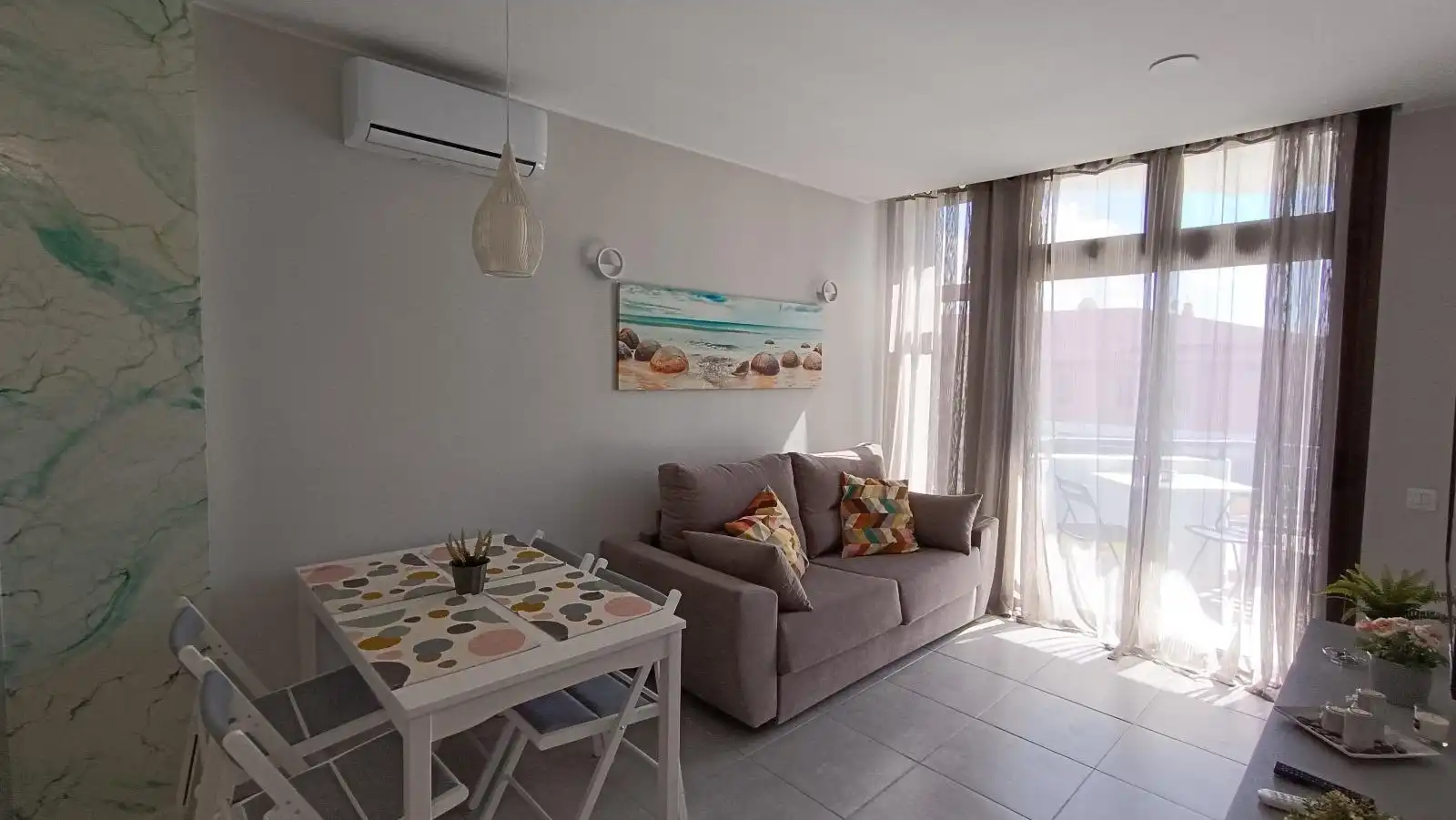 Wohnzimmer von Wohnungen zum Verkauf in San Bartolomé de Tirajana mit Klimaanlage, Möbliert und Balkon