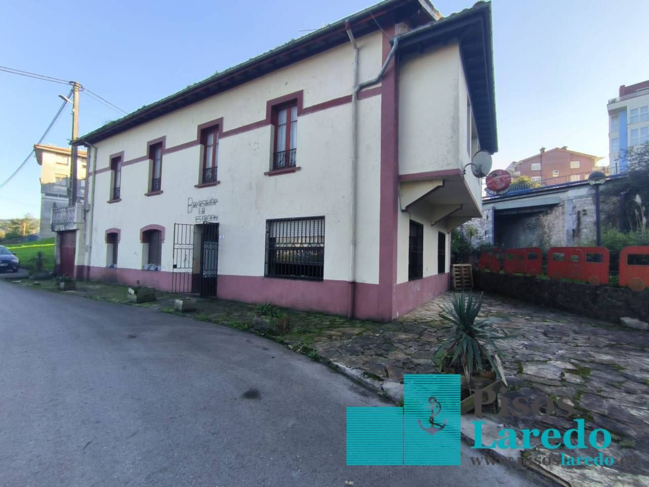 Exterior view of Building for sale in Bárcena de Cicero