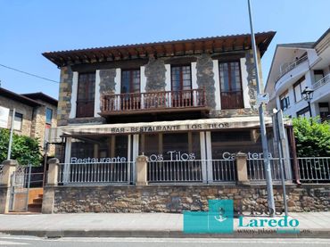 Casa amb jardí en venda a Avenida Tilos