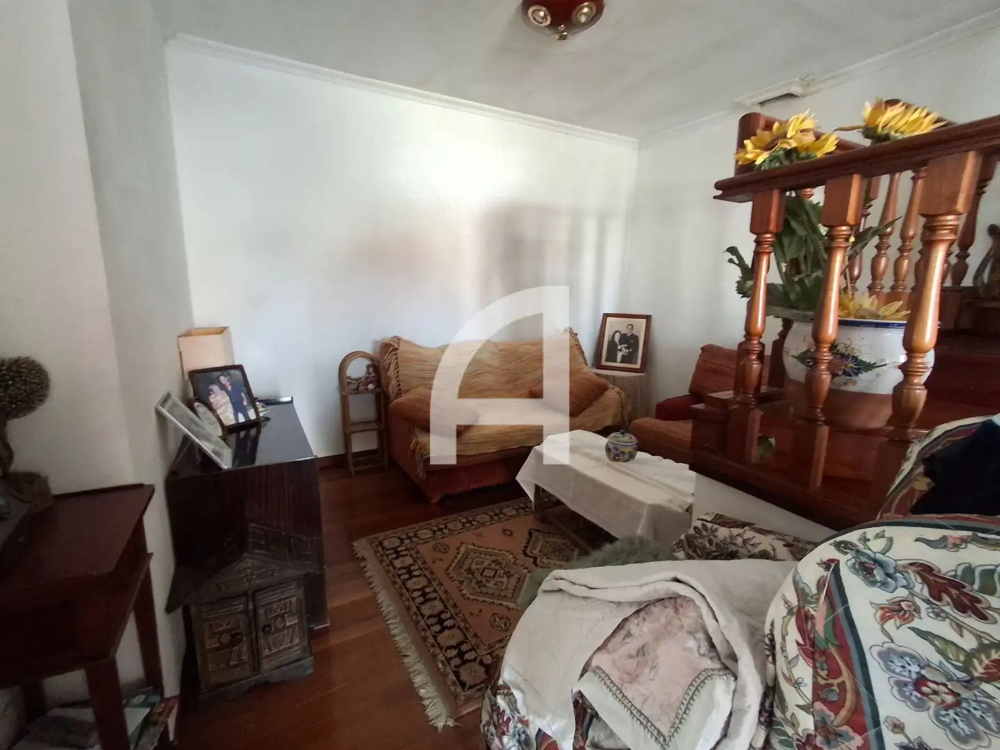 Sala d'estar de Casa o xalet en venda en Vigo  amb Calefacció, Terrassa i Traster