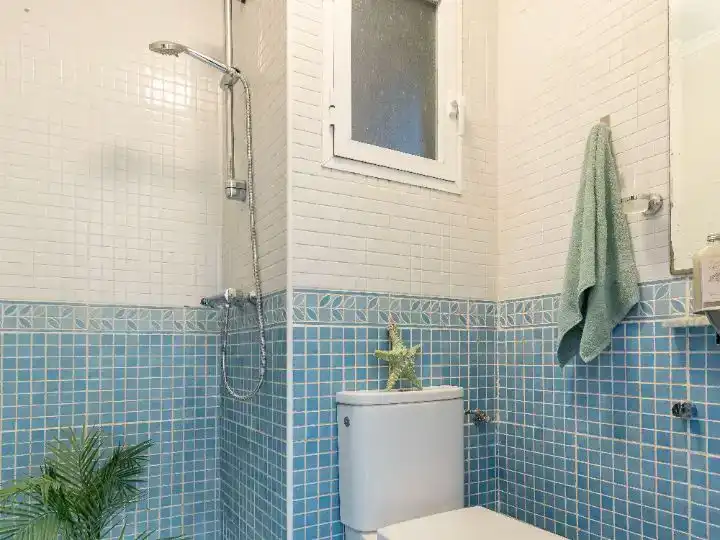Badezimmer von Wohnung zum Verkauf in  Valencia Capital mit Balkon