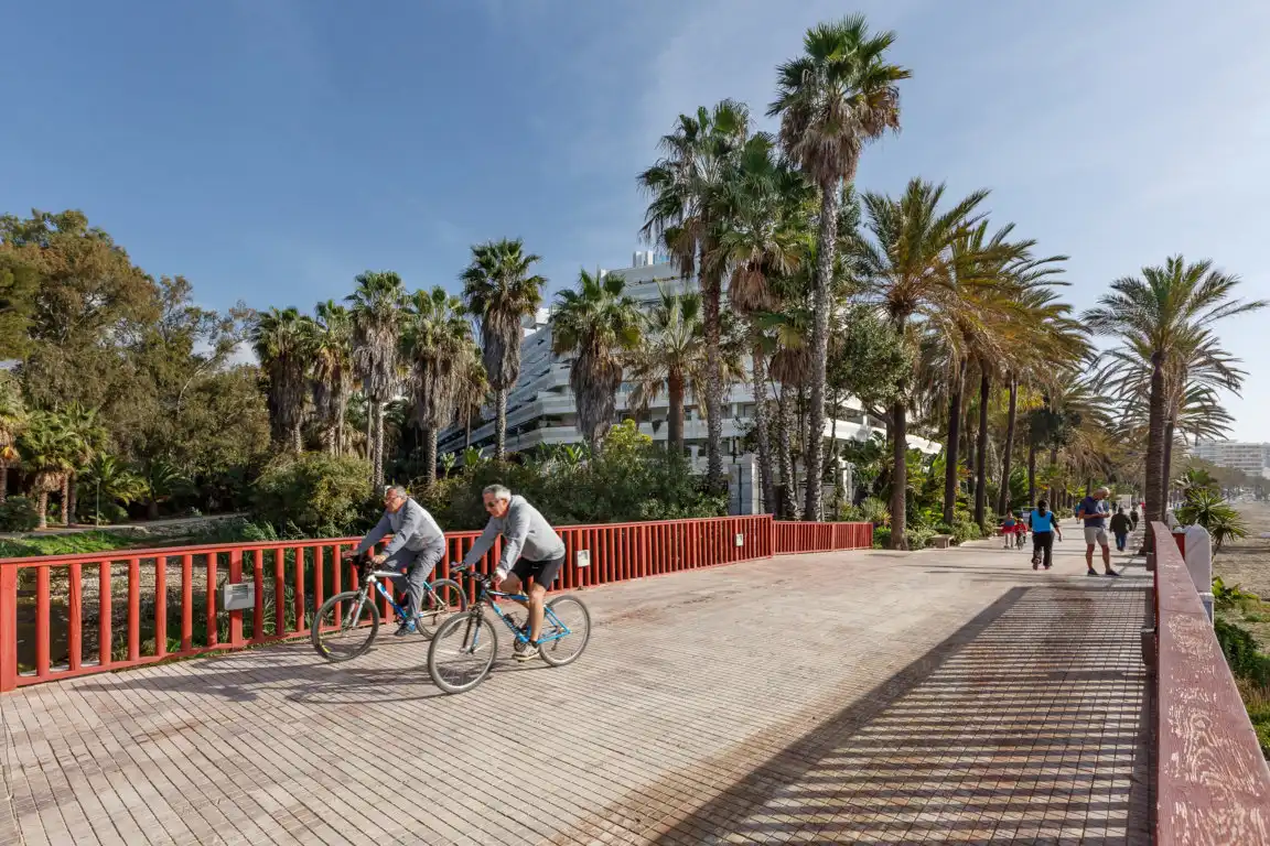 Exterior view of Flat for sale in Marbella  with Air Conditioner, Terrace and Community pool