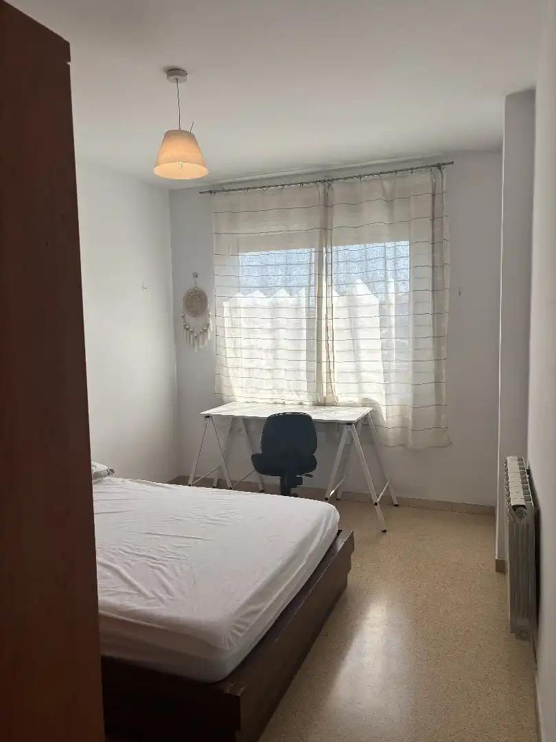Habitación de Piso de alquiler en Sabadell con Calefacción y Amueblado