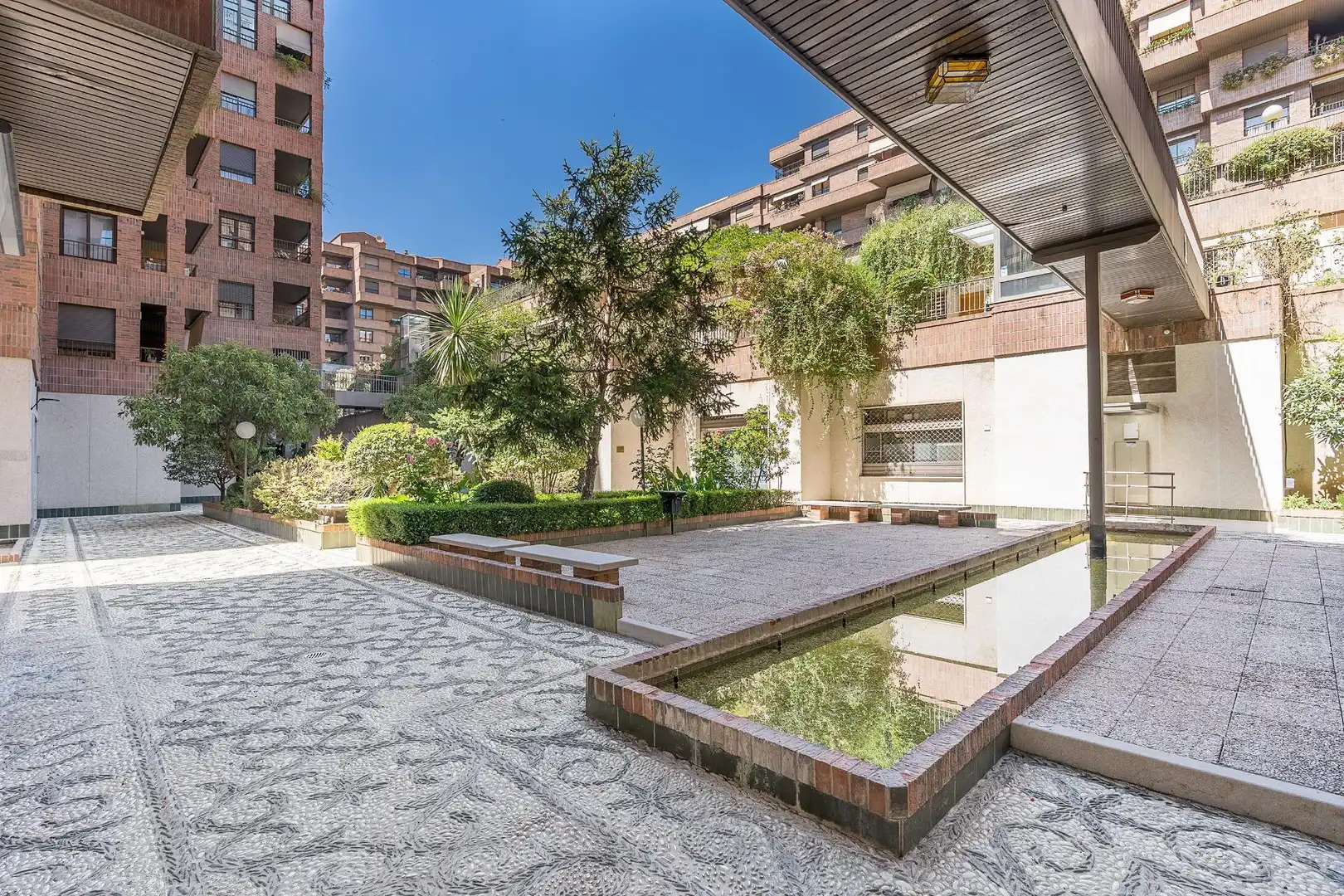 Terrassa de Estudi en venda en Granada amb Aire condicionat, Jardí privat i Moblat