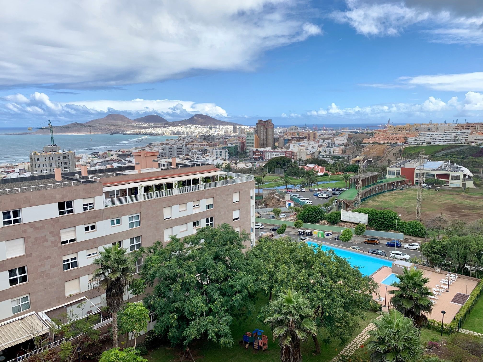 Vista exterior de Pis de lloguer en Las Palmas de Gran Canaria amb Aire condicionat, Parquet i Moblat