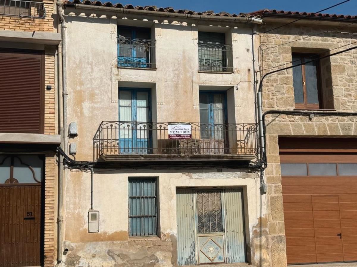 Vista exterior de Casa o xalet en venda en Valdeltormo amb Traster i Balcó