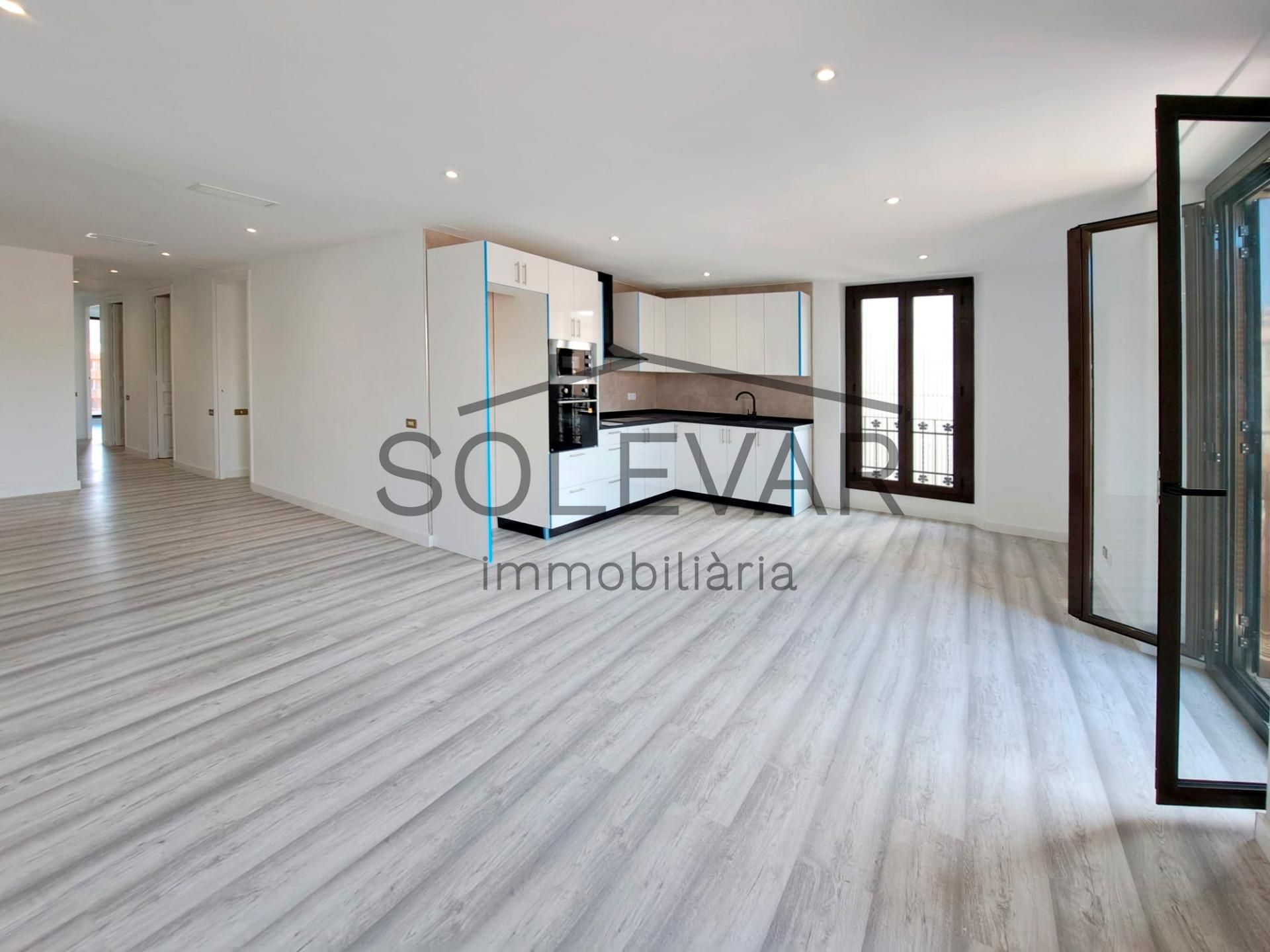 Sala de estar de Piso en venta en Tremp con Parquet, Terraza y Balcón