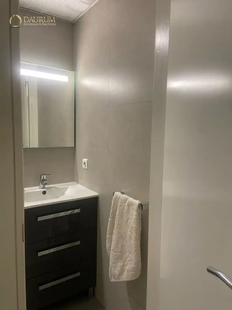 Bathroom of Flat for sale in Sevilla  with Air Conditioner, Heating and Terrace