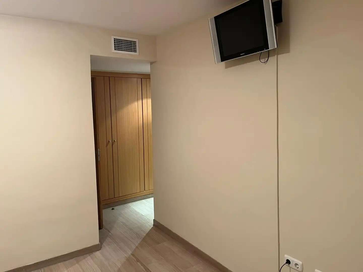 Wohnung zur Miete in Córdoba mit Klimaanlage, Balkon und Alarm