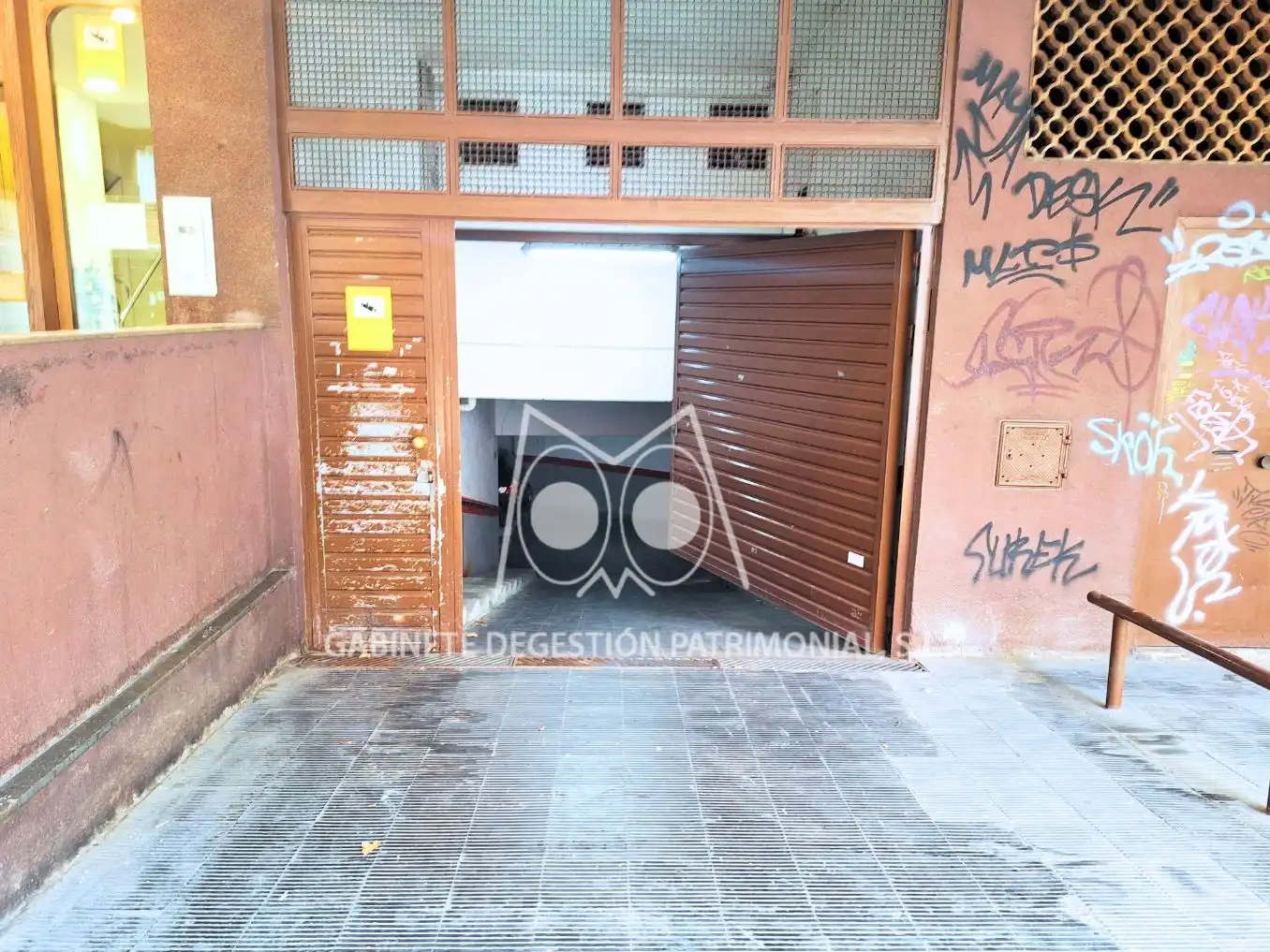 Moto de lloguer a Carrer de Montserrat 3, imagen 7