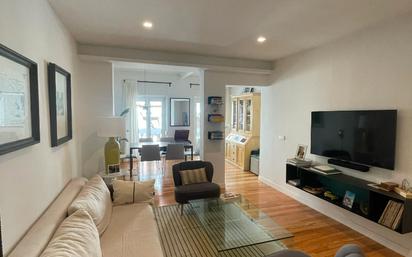 Living room of Flat to rent in  Madrid Capital  with Heating, Parquet flooring and Oven