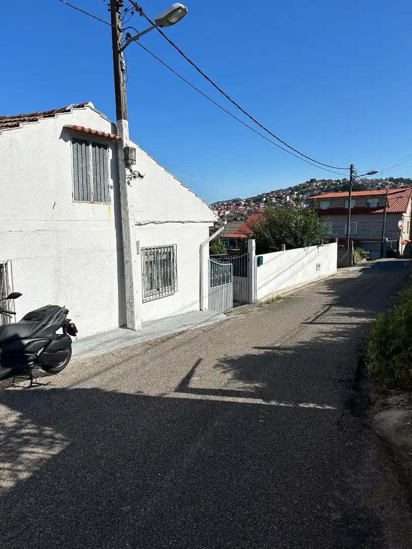 Vista exterior de Casa adosada en venta en Vigo  con Jardín privado