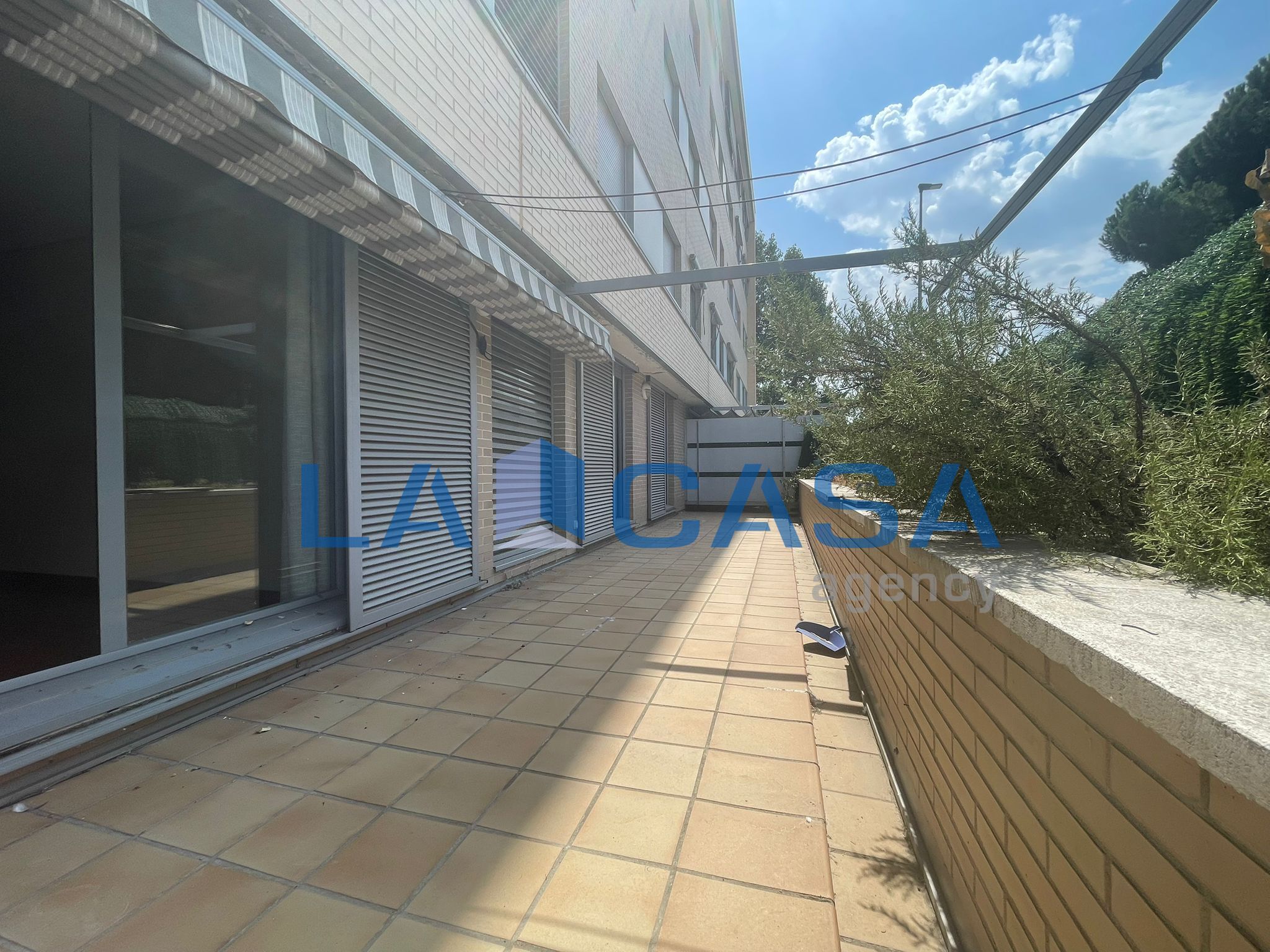 Exterior view of Planta baja for sale in Valladolid Capital  with Heating, Terrace and Storage room