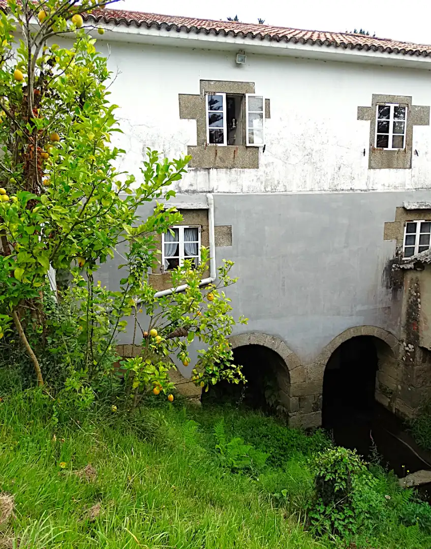Vista exterior de Finca rústica en venda en Narón amb Calefacció, Jardí privat i Parquet