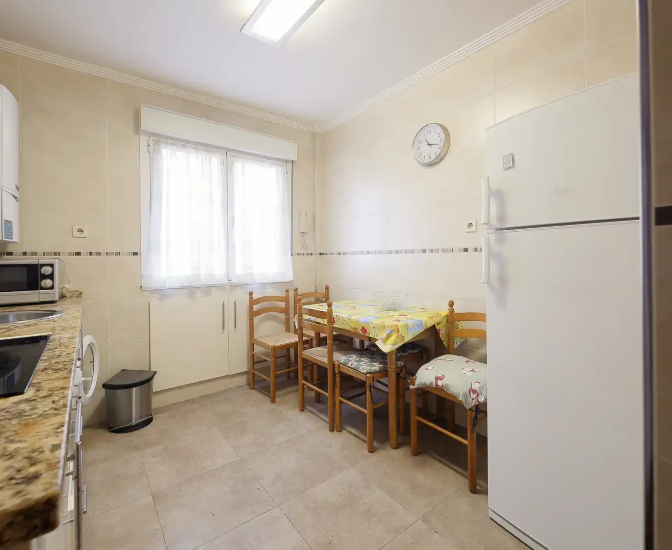 Cocina de Piso en venta en Oviedo  con Calefacción y Parquet