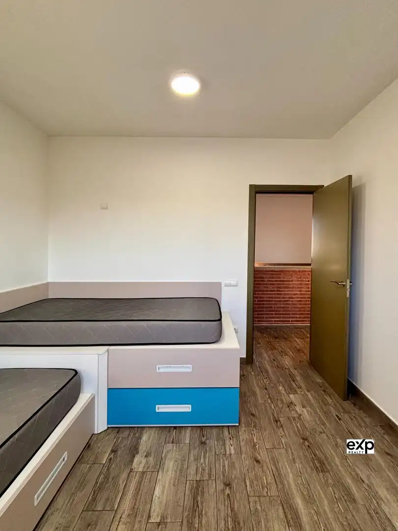 Dormitori de Casa o xalet en venda en Deltebre amb Calefacció, Terrassa i Balcó