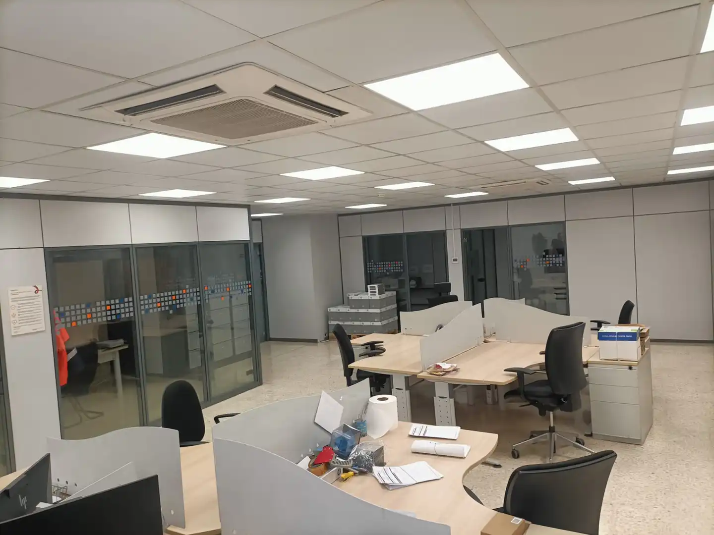 Nave industrial de alquiler en Barcelona con Calefacción y Alarma