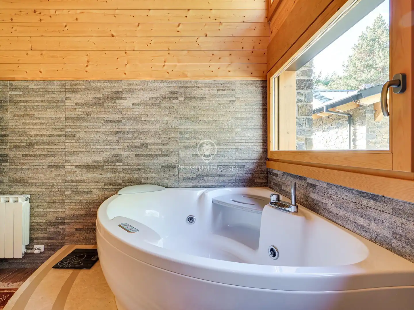 Bany de Casa o xalet en venda en Alp amb Calefacció, Jardí privat i Parquet