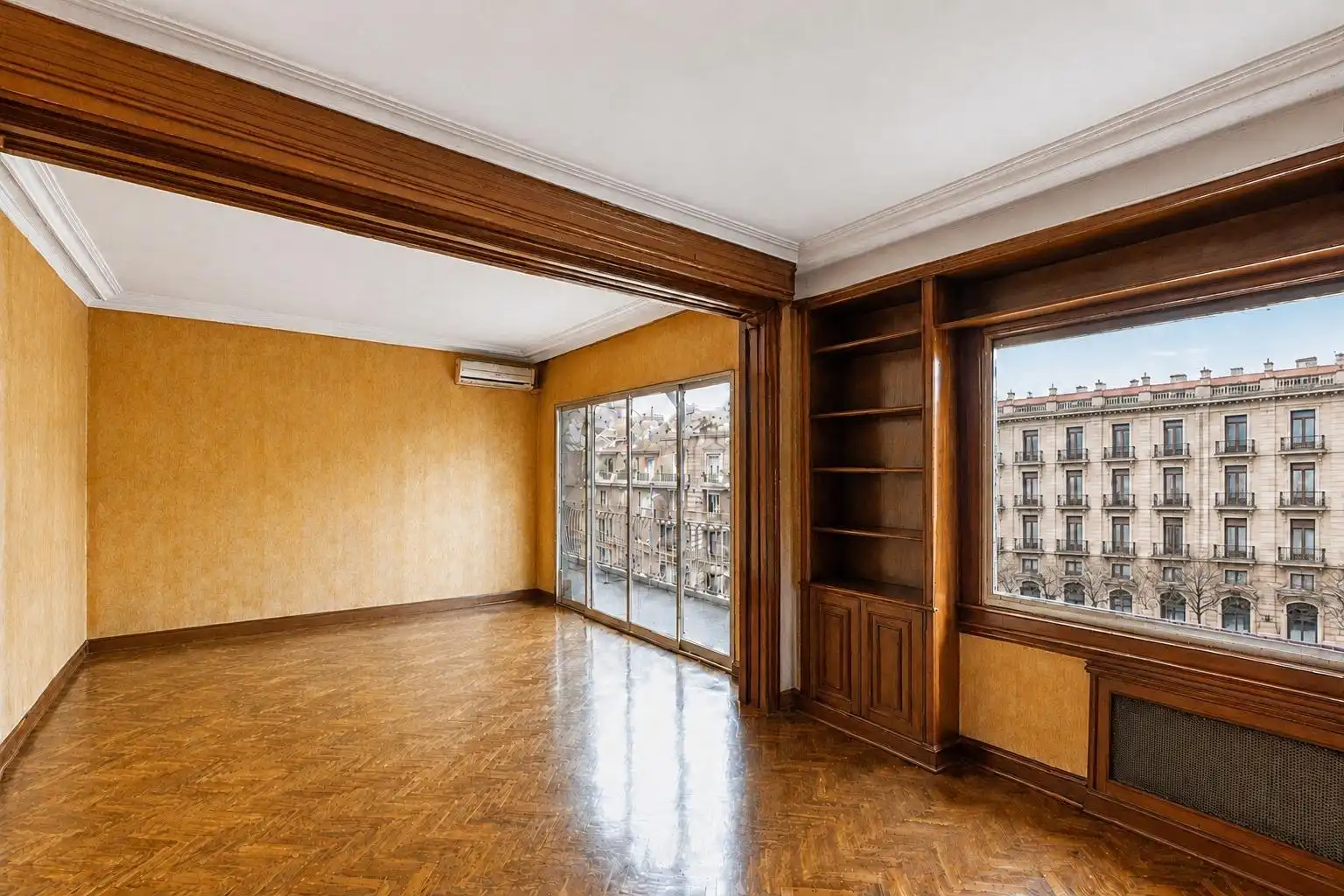 Living room of Flat for sale in Barcelona  with Heating, Parquet flooring and Terrace