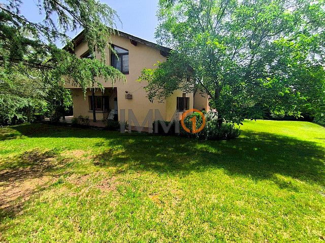 Casa adosada en venda a Montferrer i Castellbò