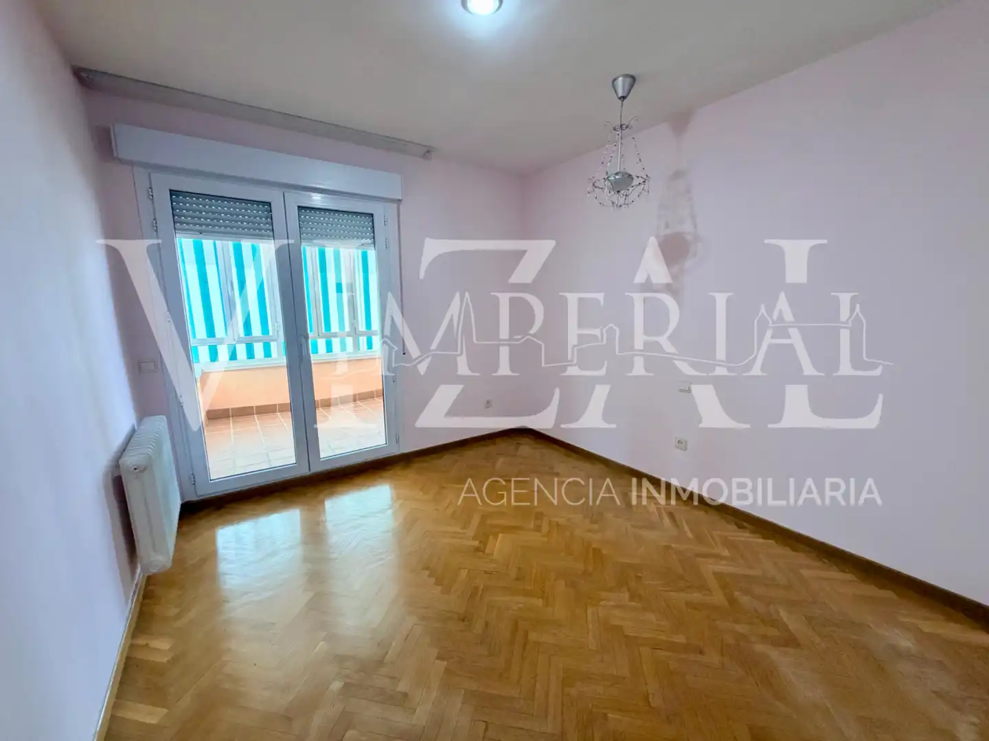Dormitori de Casa adosada en venda en Toledo amb Aire condicionat, Parquet i Terrassa