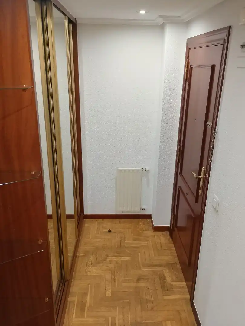 Apartamento de alquiler en Oviedo  con Calefacción, Parquet y Amueblado