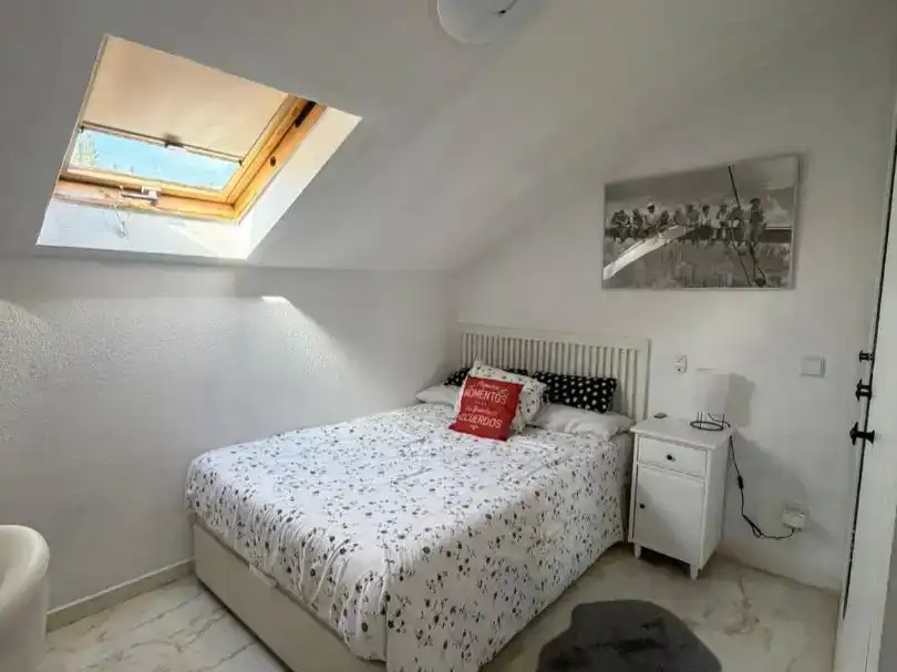Habitación de Piso en venta en Cobeña con Aire acondicionado y Amueblado